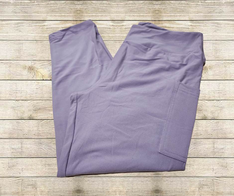 *Clearance* Price Drops in Cart! Solid Lavender Capri Leggings w/ Pockets - Alonna's Legging Land