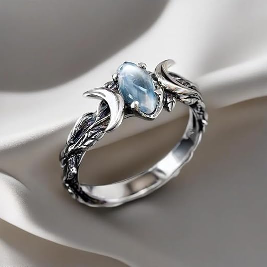 VINTAGE MOONSTONE RING - Alonna's Legging Land