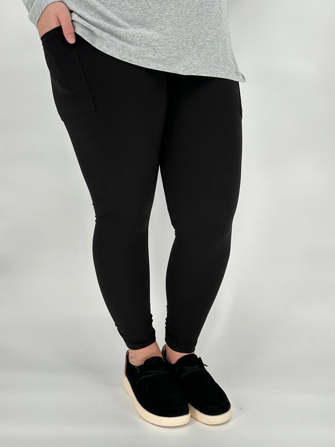 Why Black Leggings Are the True Essential at Alonna’s Legging Land 🖤