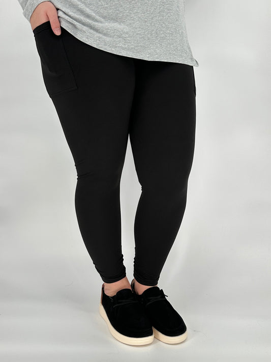 Why Black Leggings Are the True Essential at Alonna’s Legging Land 🖤