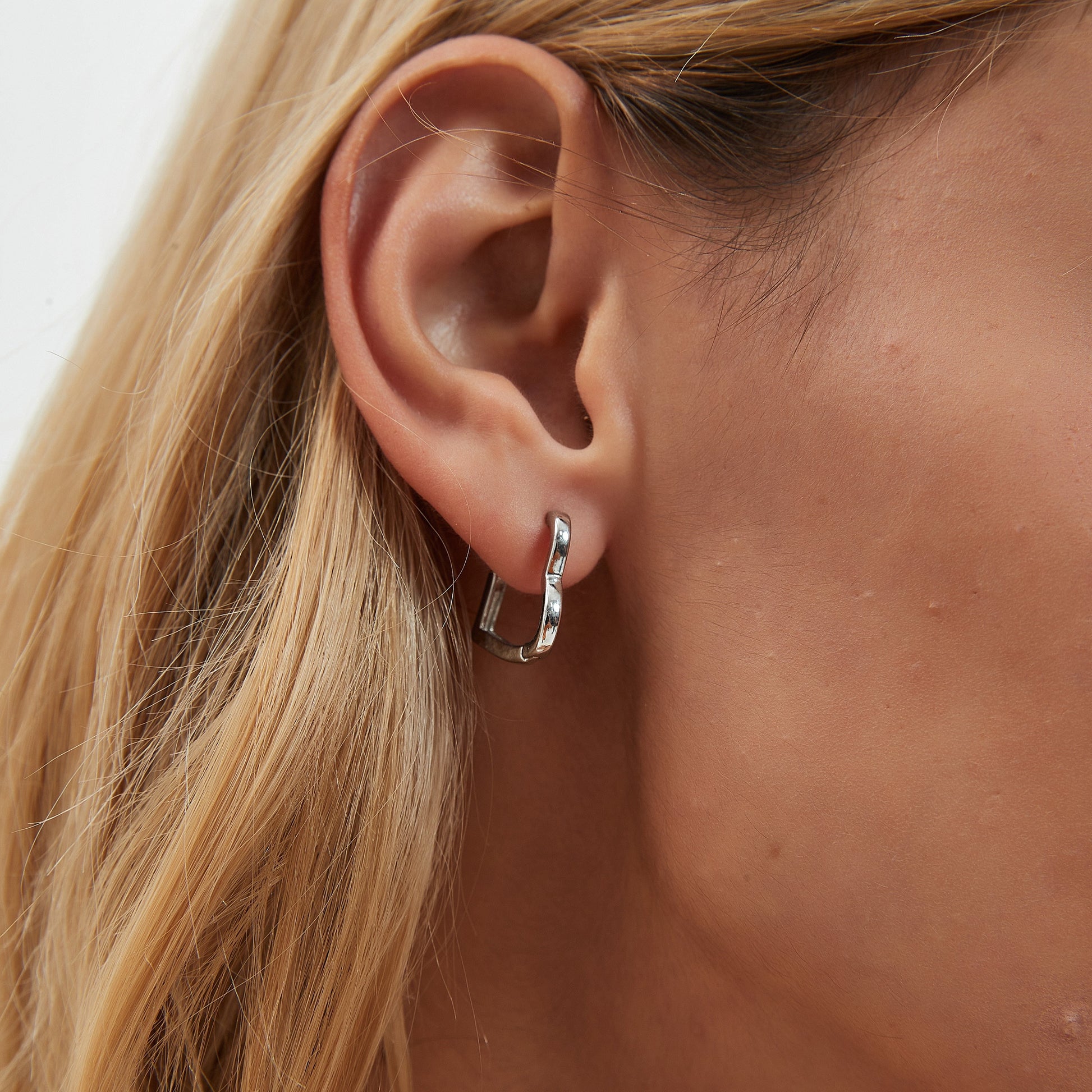 HEART HOOPS EARRINGS (PAIR) - Alonna's Legging Land