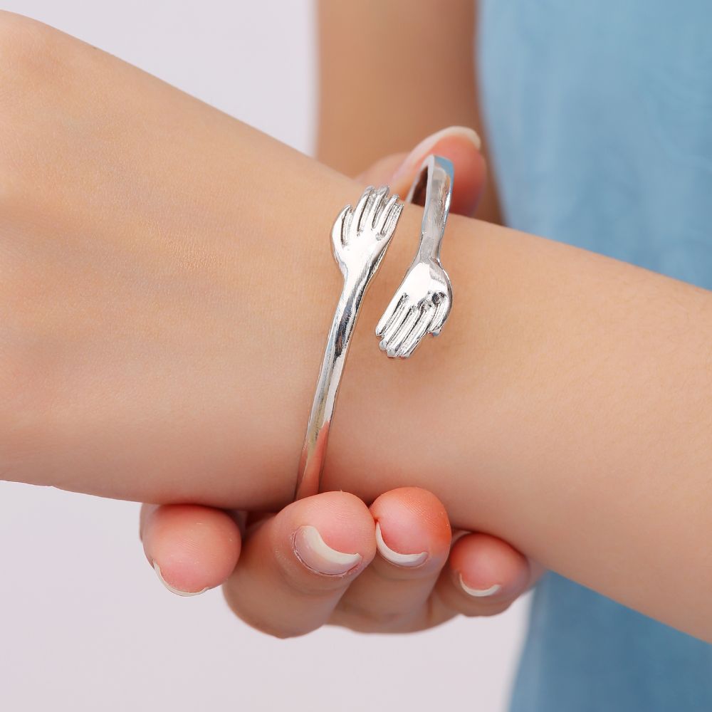 HUG BRACELET (ADJUSTABLE)