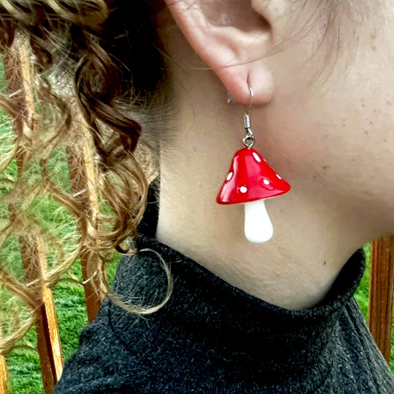 RED MUSHROOM EARRINGS (PAIR)