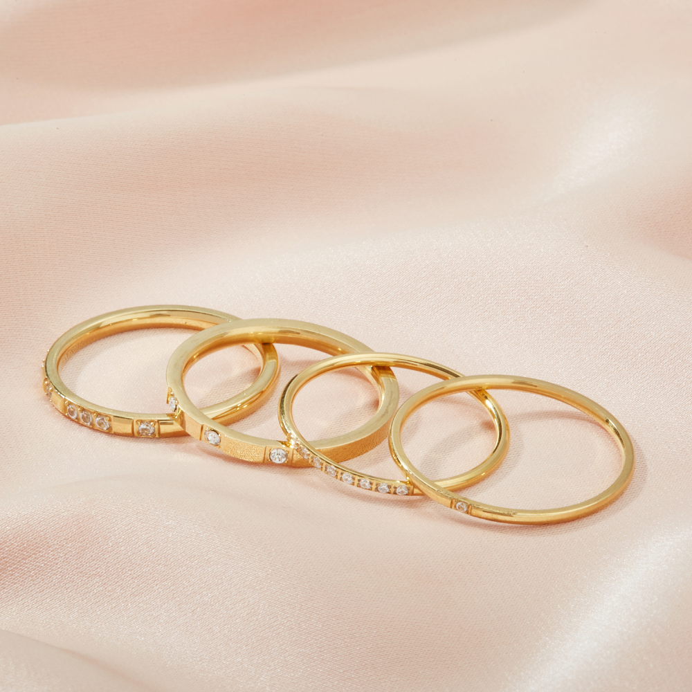 MINIMALIST STACKED RINGS