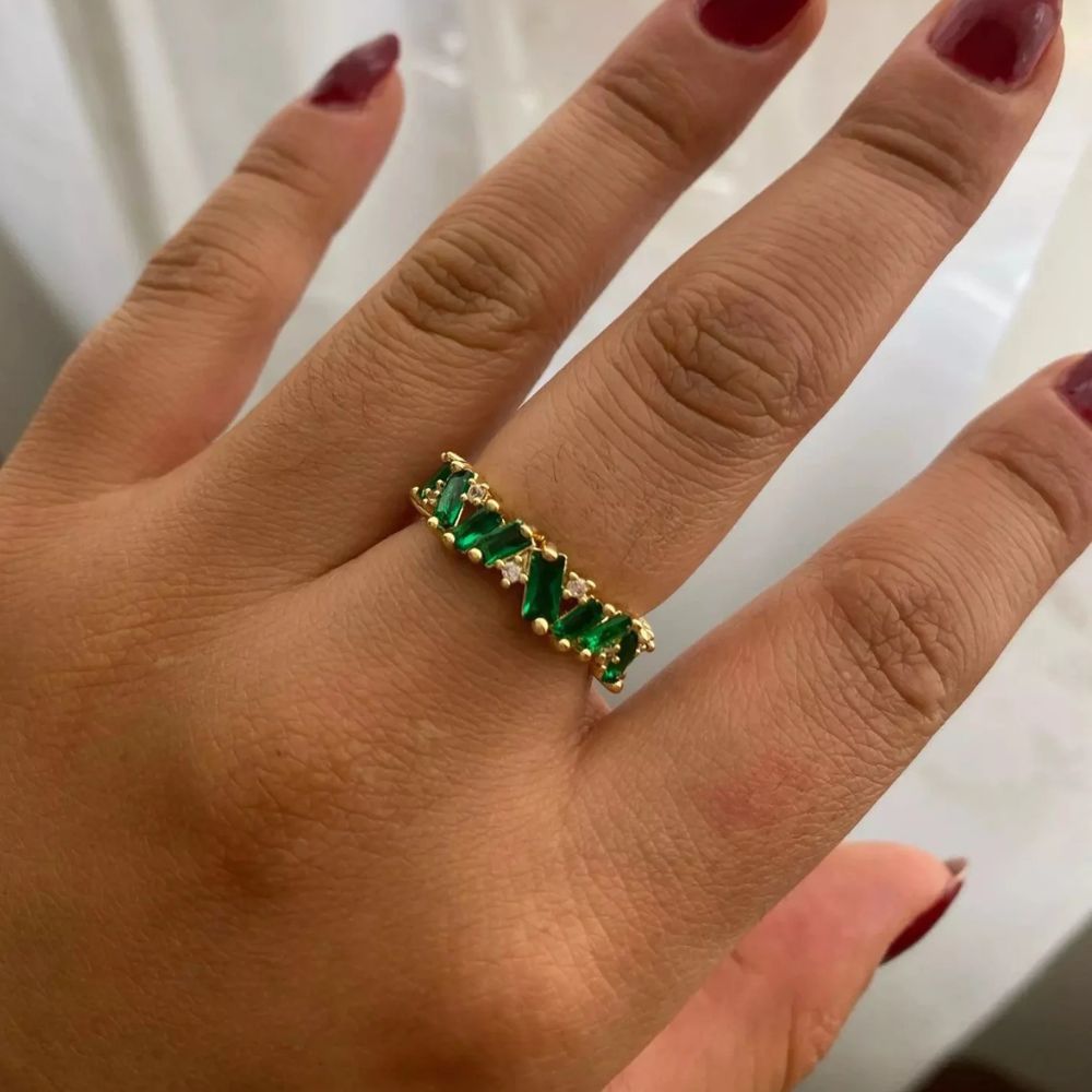 EMERALD BAGUETTE RING (ADJUSTABLE) - Alonna's Legging Land