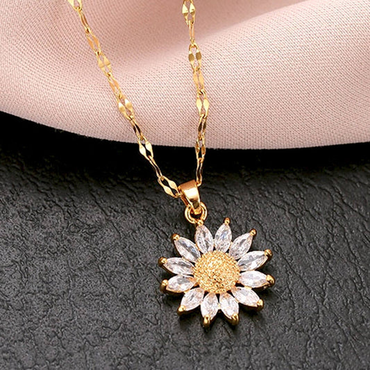 FLOWER CHARM NECKLACE - Alonna's Legging Land