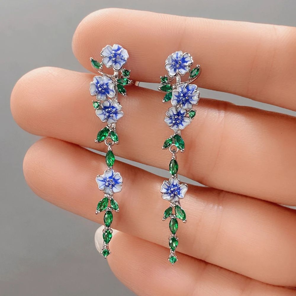 BLUE FLOWER CHAIN EARRINGS (PAIR)