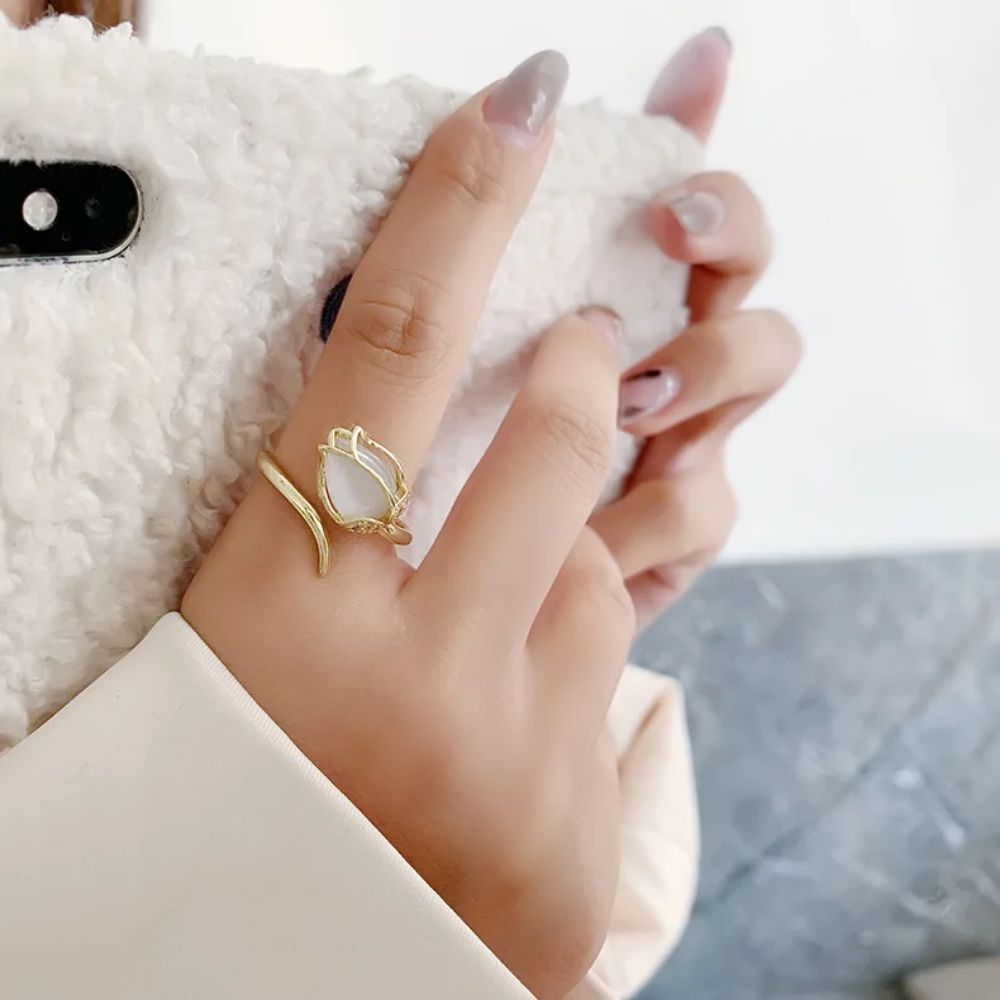 GOLD TULIP RING (ADJUSTABLE)