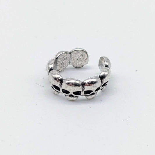 GOTHIC SKULL EAR CUFF - Alonna's Legging Land