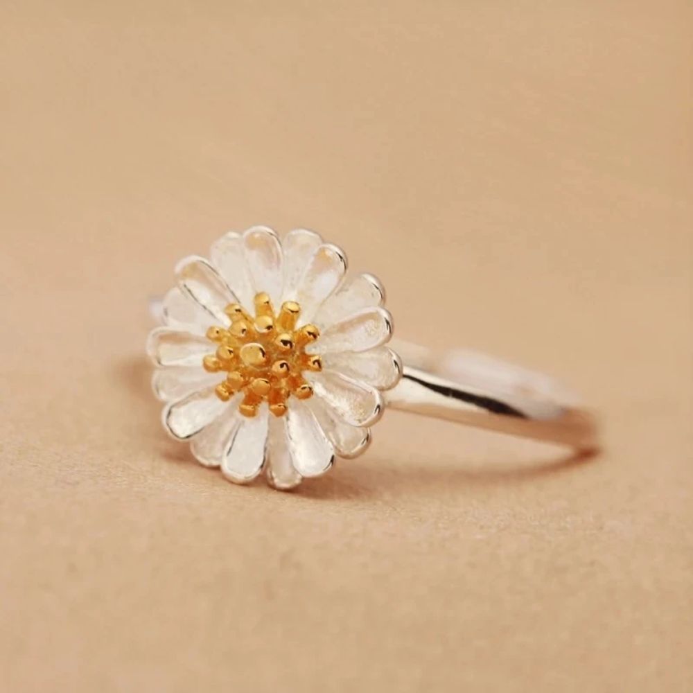 DAINTY DAISY RING (ADJUSTABLE)