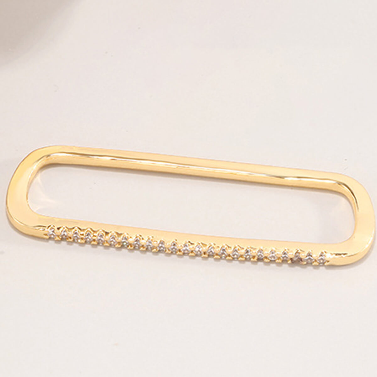 GOLD BAR CARTILAGE EAR CUFF