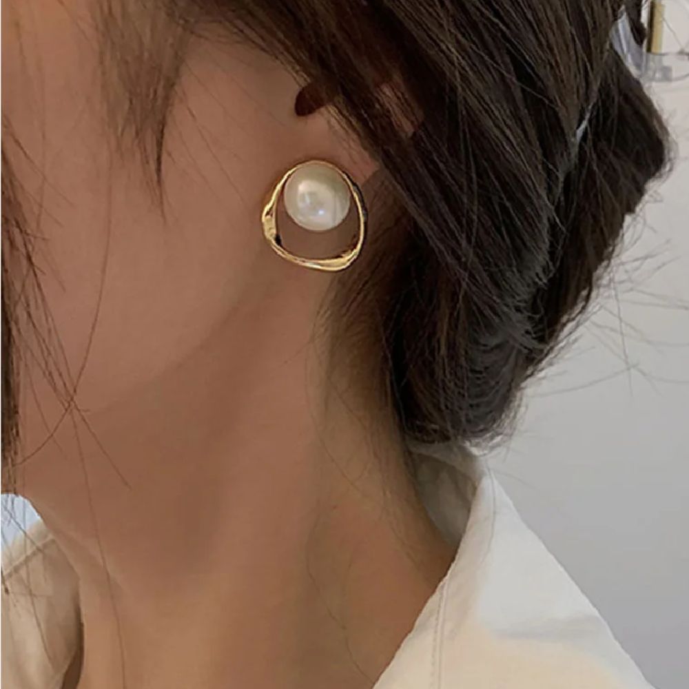 BIG PEARL EARRINGS (PAIR) - Alonna's Legging Land