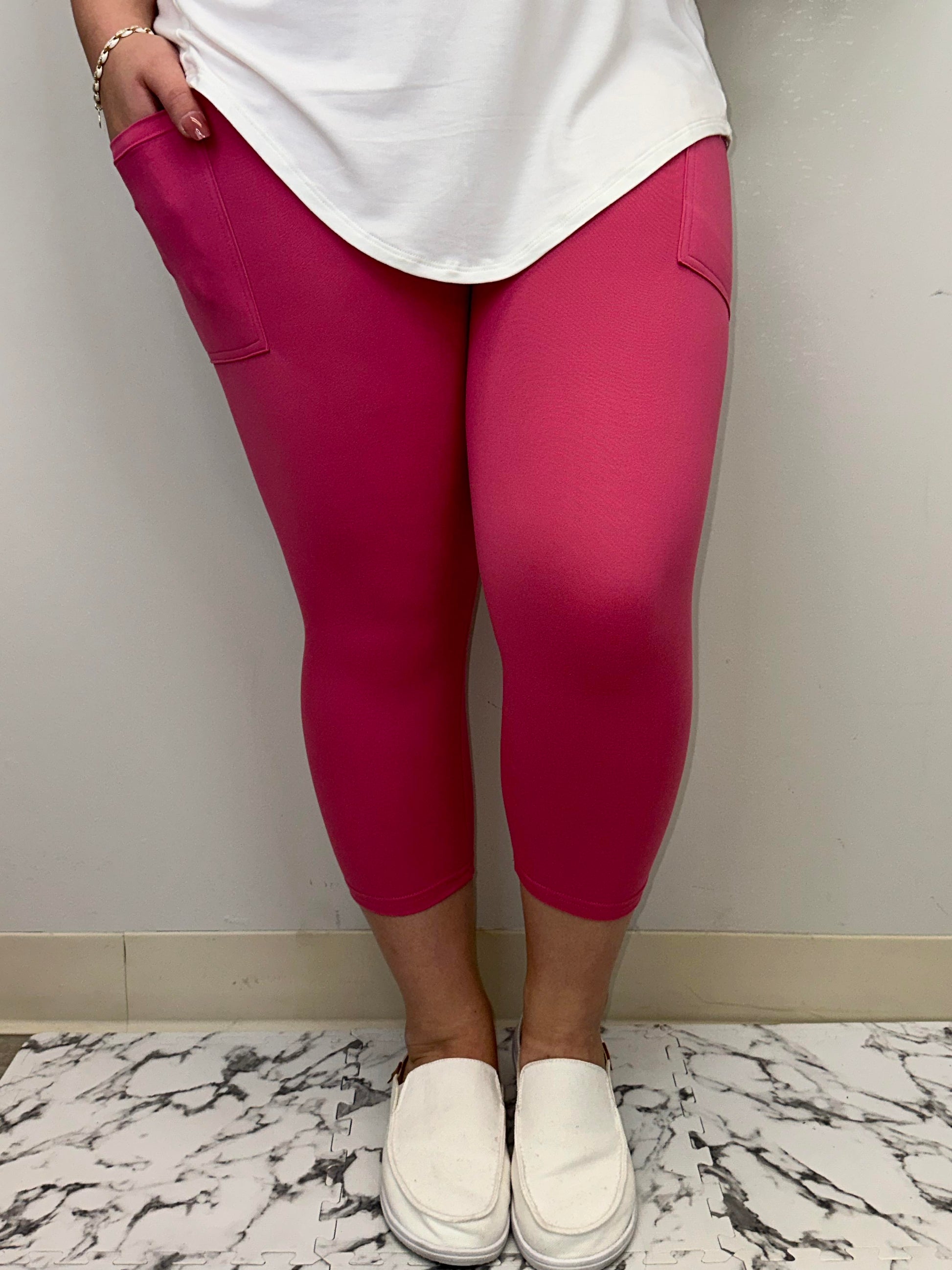 Solid Tween Capri w/ Pockets - Alonna's Legging Land