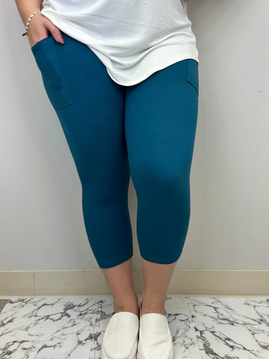 Solid Tween Capri w/ Pockets - Alonna's Legging Land