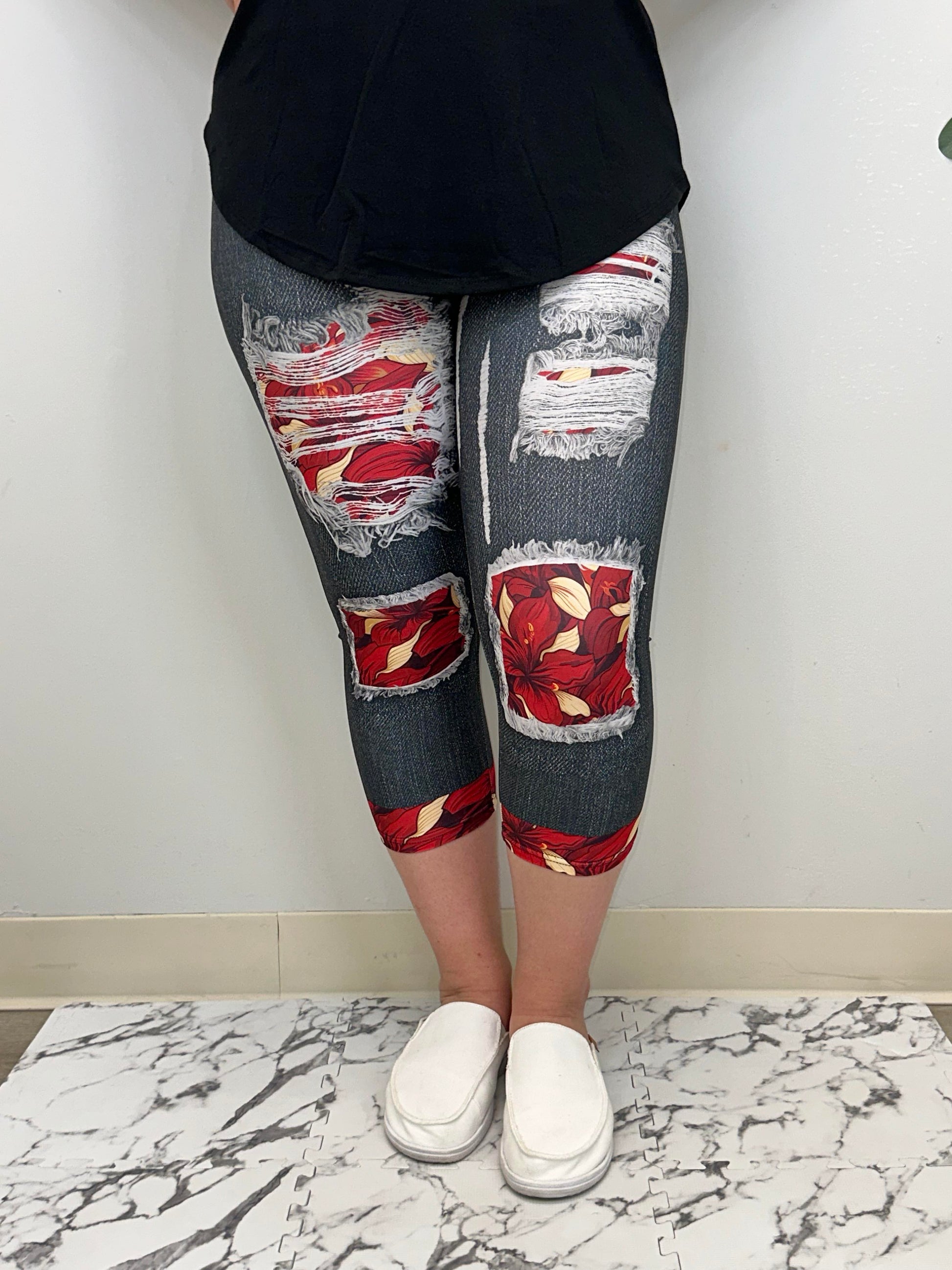 Ruby Red Capri w/ Butt Pockets - Alonna's Legging Land