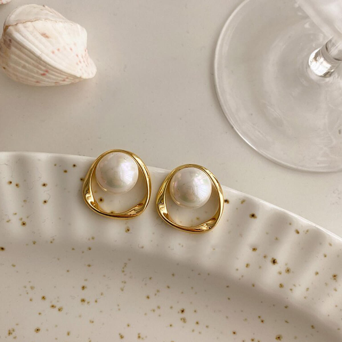 BIG PEARL EARRINGS (PAIR) - Alonna's Legging Land