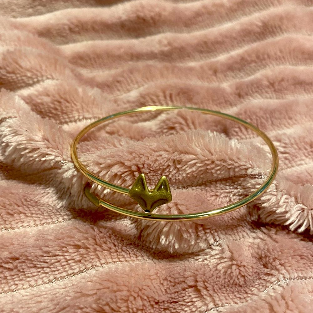 GOLD FOX BANGLE
