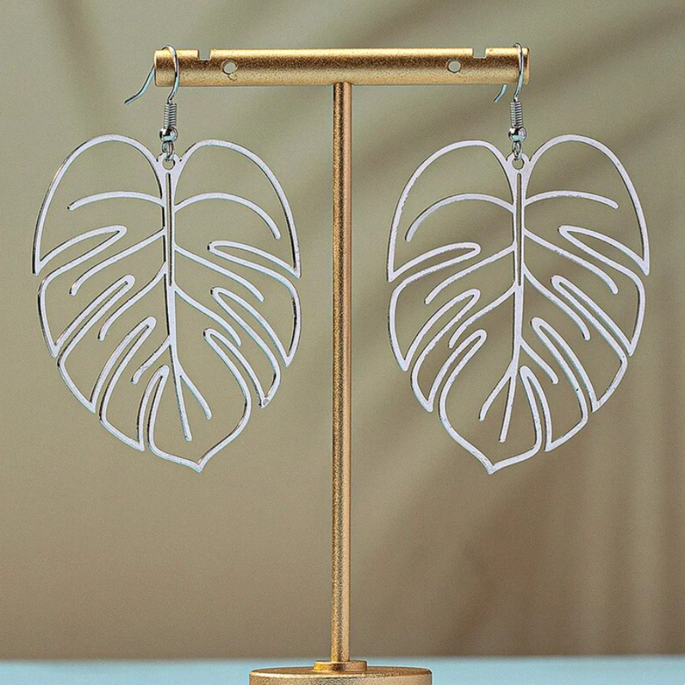 HOLLOW LEAF EARRINGS (PAIR)
