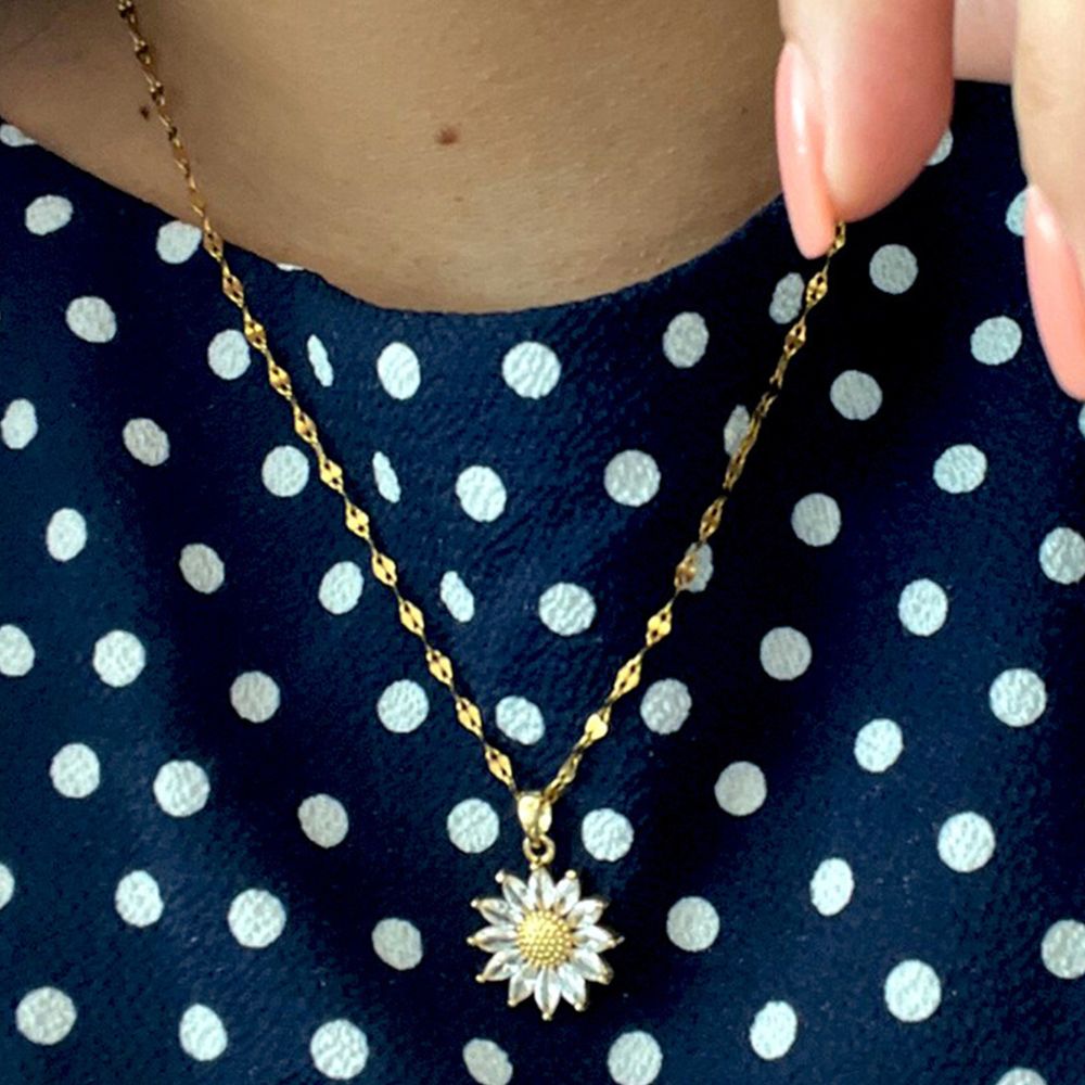 FLOWER CHARM NECKLACE - Alonna's Legging Land