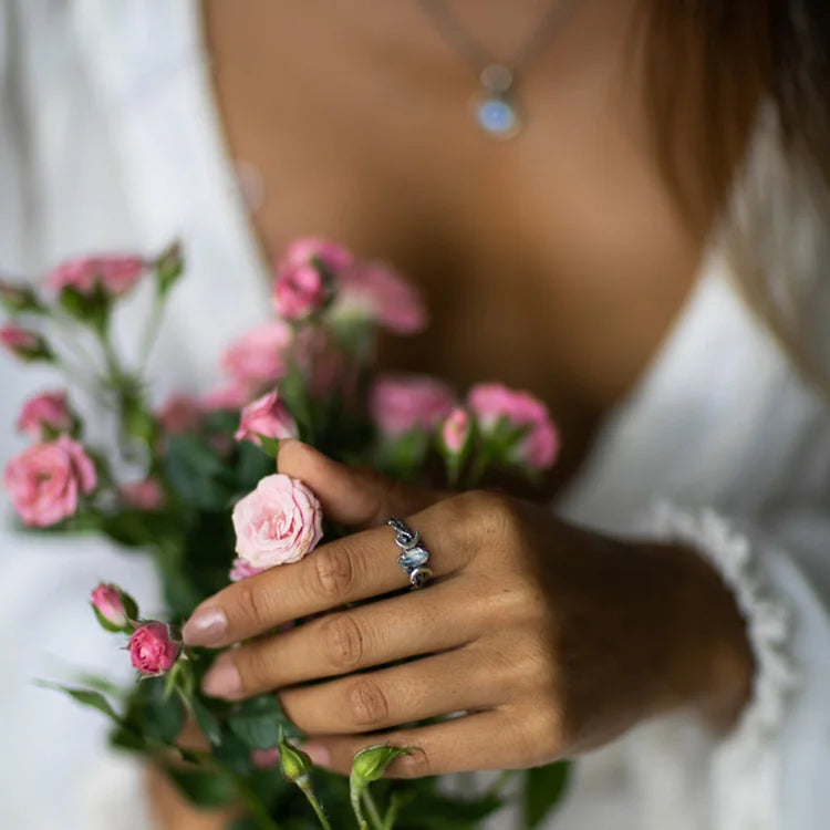 VINTAGE MOONSTONE RING - Alonna's Legging Land
