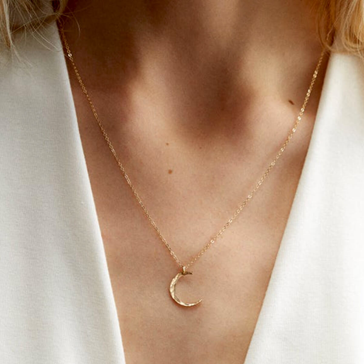 MOON PHASE NECKLACE - Alonna's Legging Land