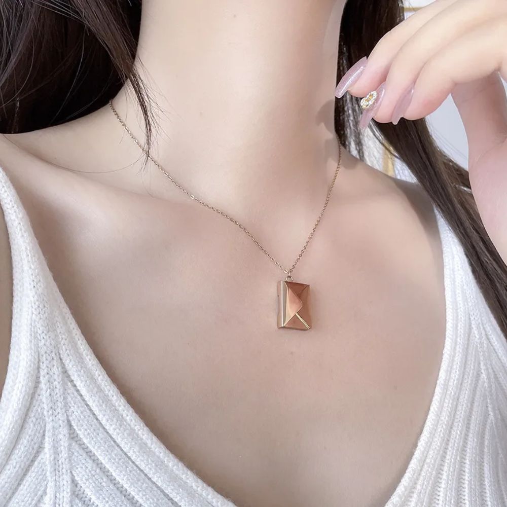 LOVE LETTER NECKLACE - Alonna's Legging Land
