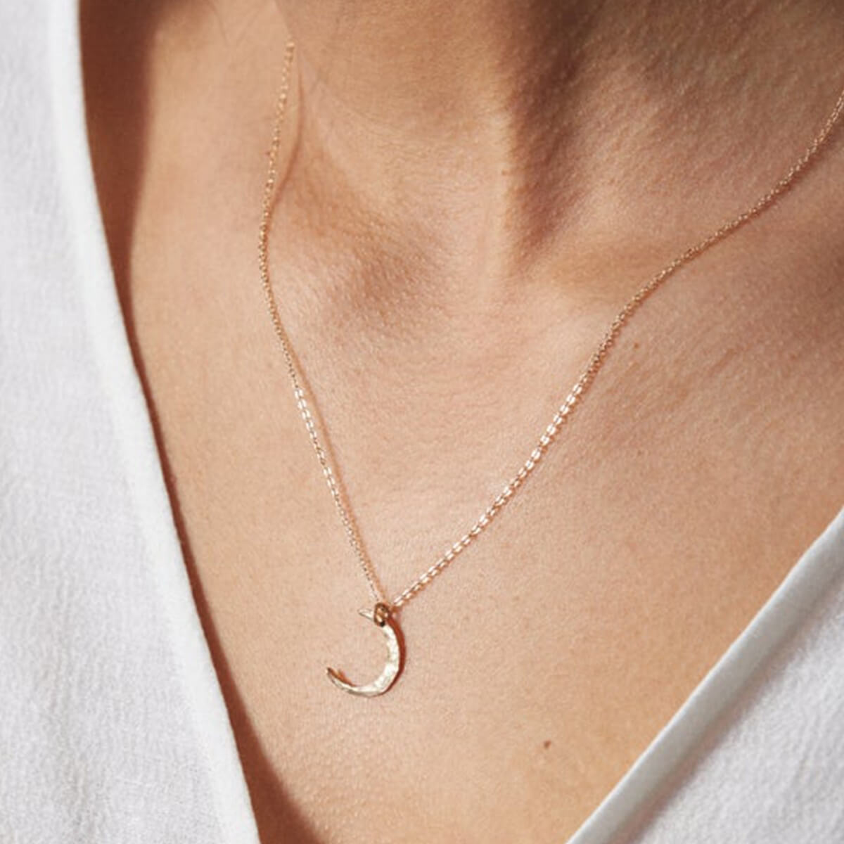 MOON PHASE NECKLACE - Alonna's Legging Land