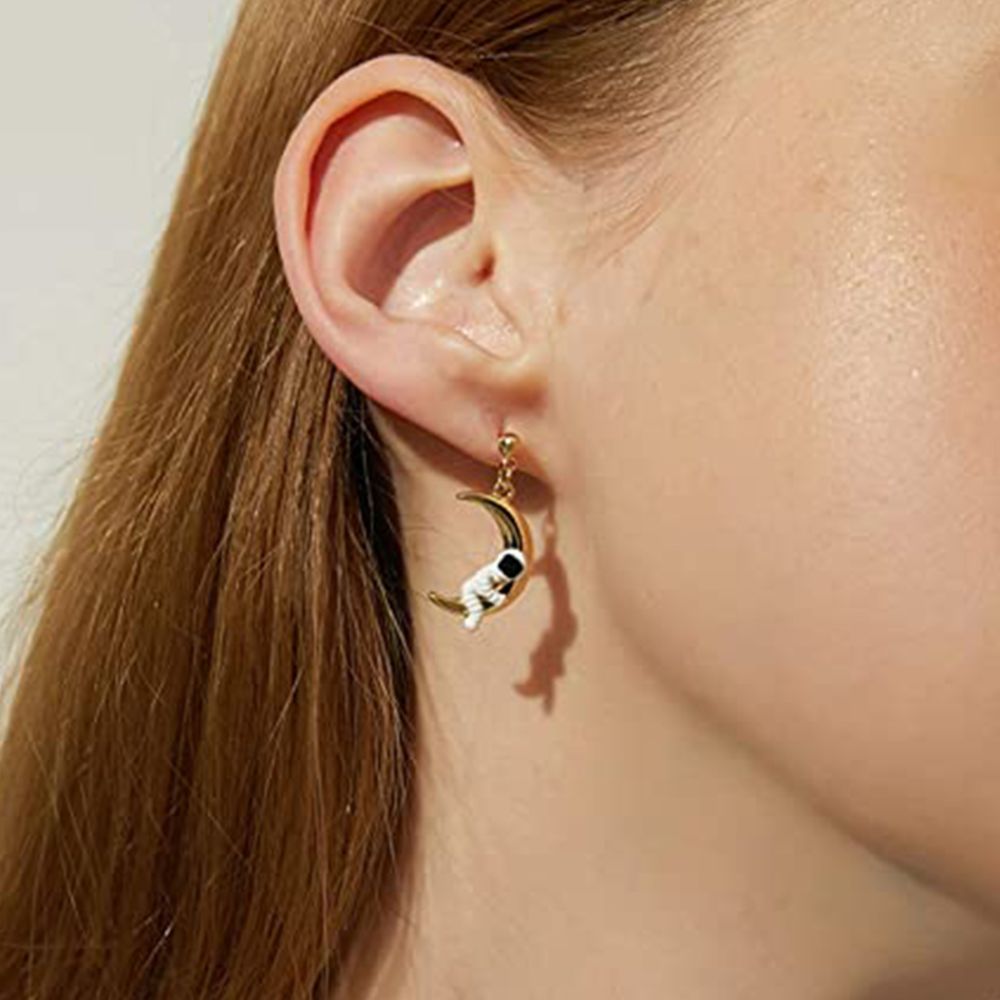 ASTRONAUT & PLANET EARRINGS (PAIR) - Alonna's Legging Land