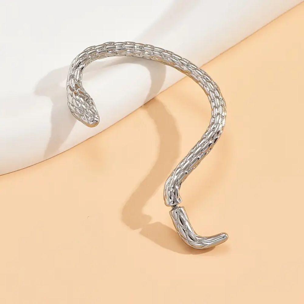 SNAKE EAR CUFF