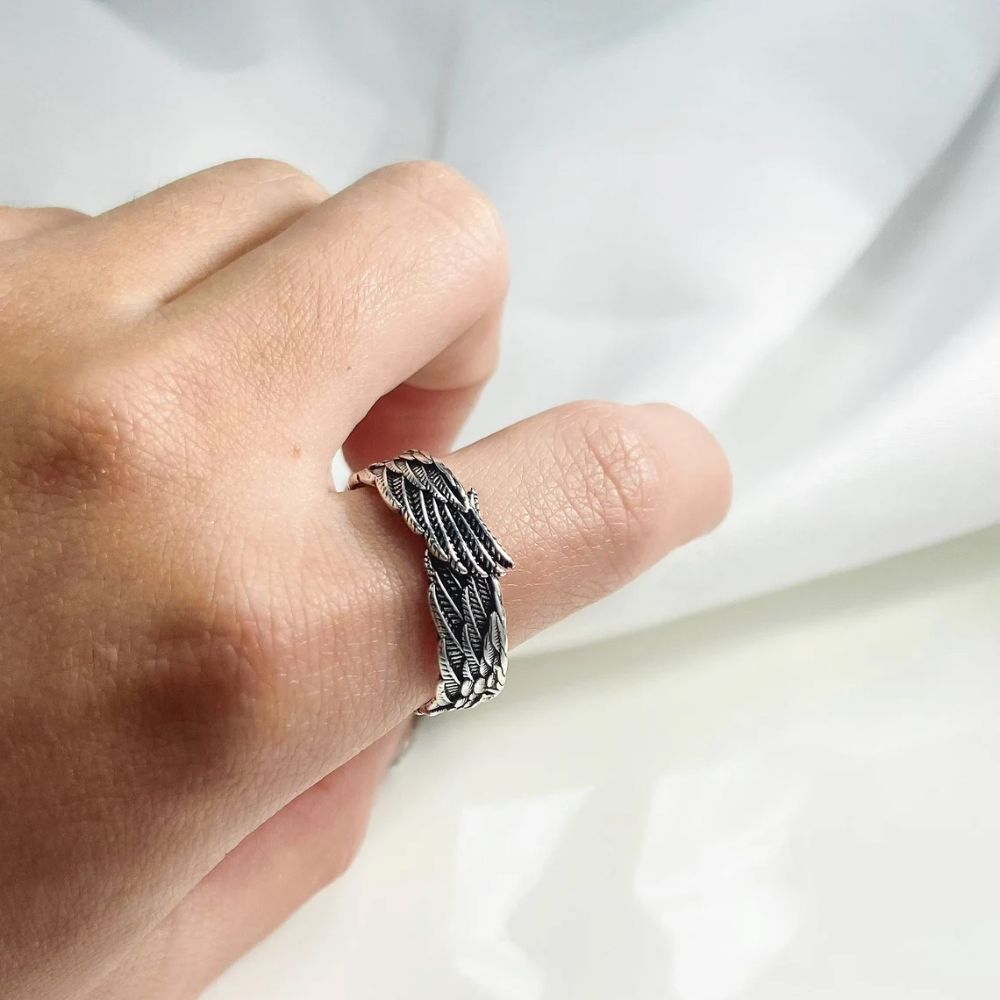 RETRO PUNK ANGEL WING RING (ADJUSTABLE)