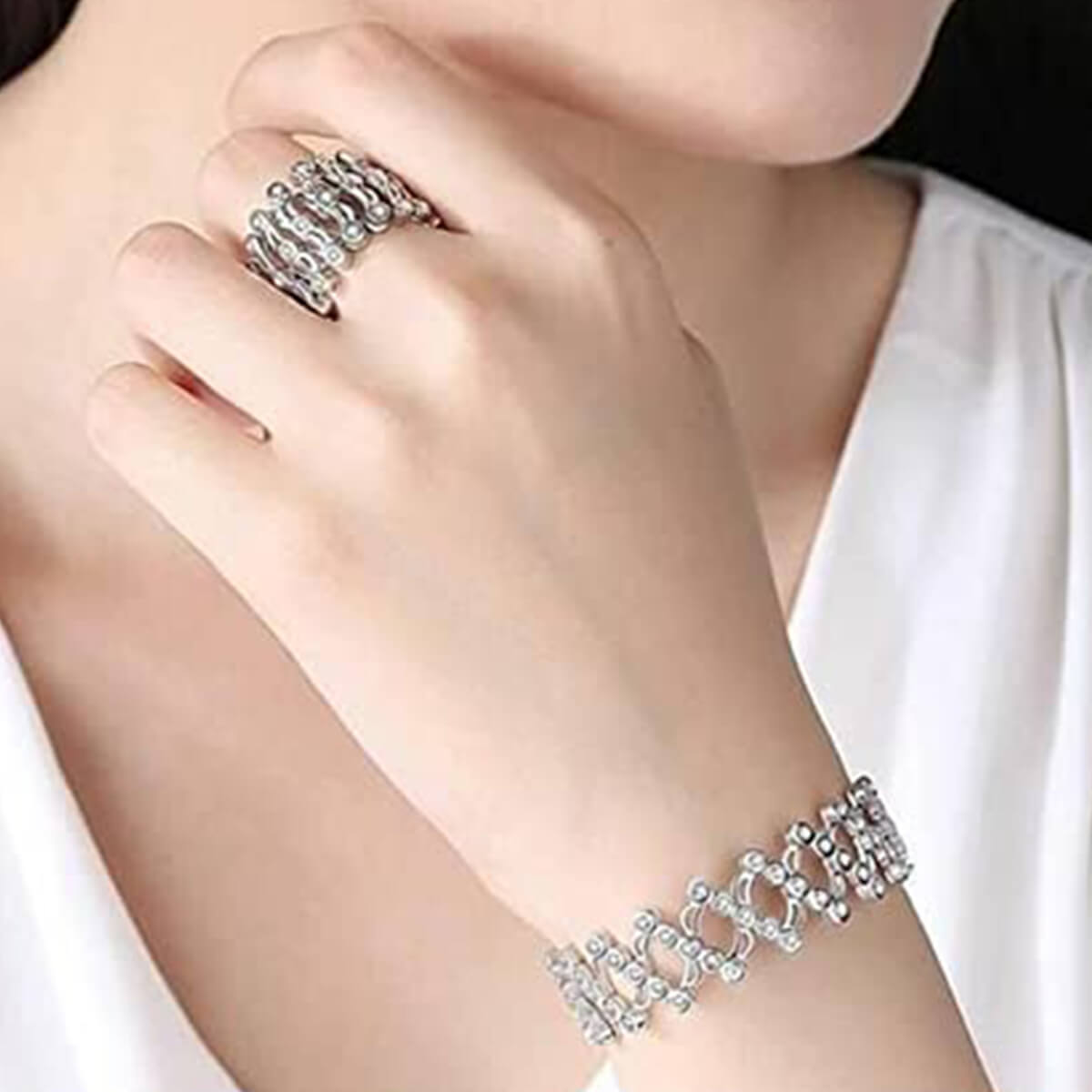 2 IN 1 MAGIC RETRACTABLE RING BRACELET (ADJUSTABLE)