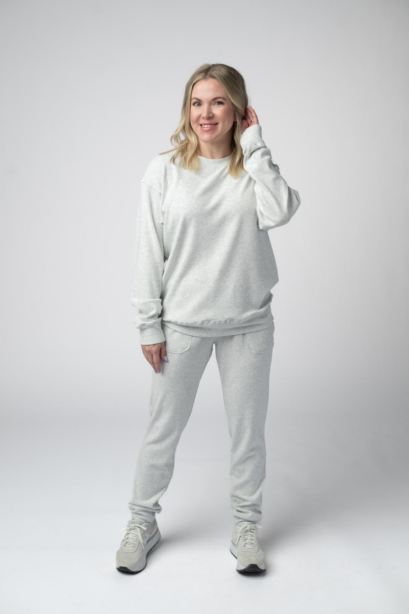IN STOCK Corrine Ribbed Pullover Top - Light Grey - Alonna's Legging Land