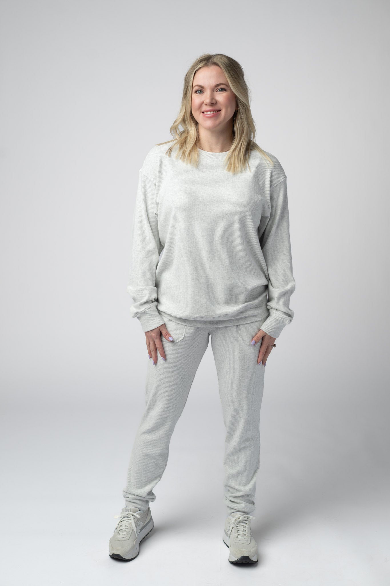 IN STOCK Corrine Ribbed Pullover Top - Light Grey - Alonna's Legging Land