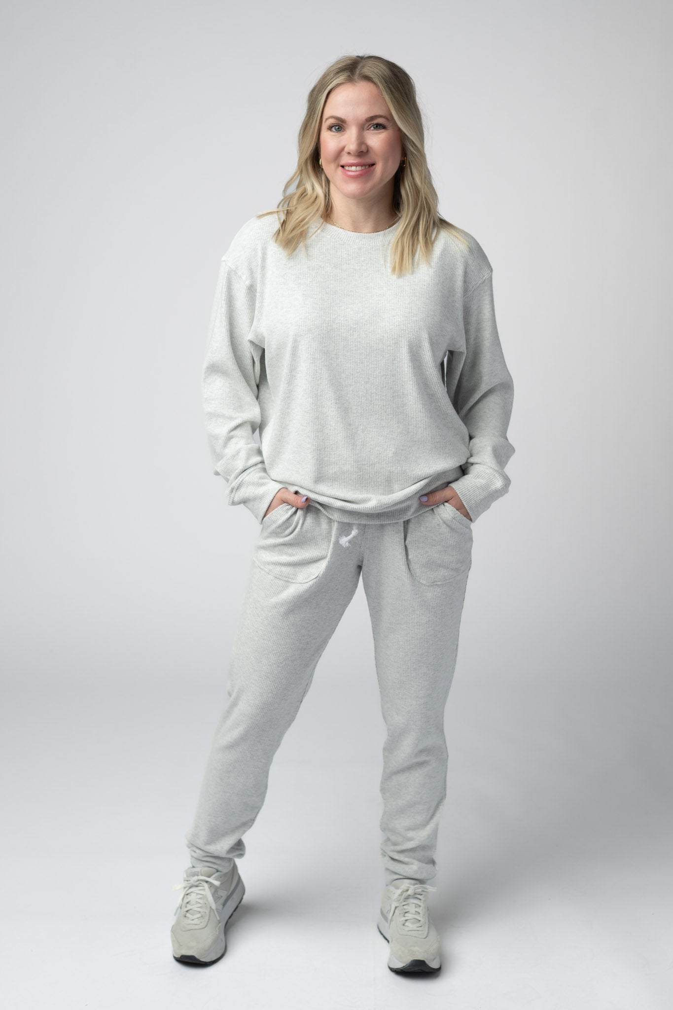 IN STOCK Corrine Ribbed Pullover Top - Light Grey - Alonna's Legging Land