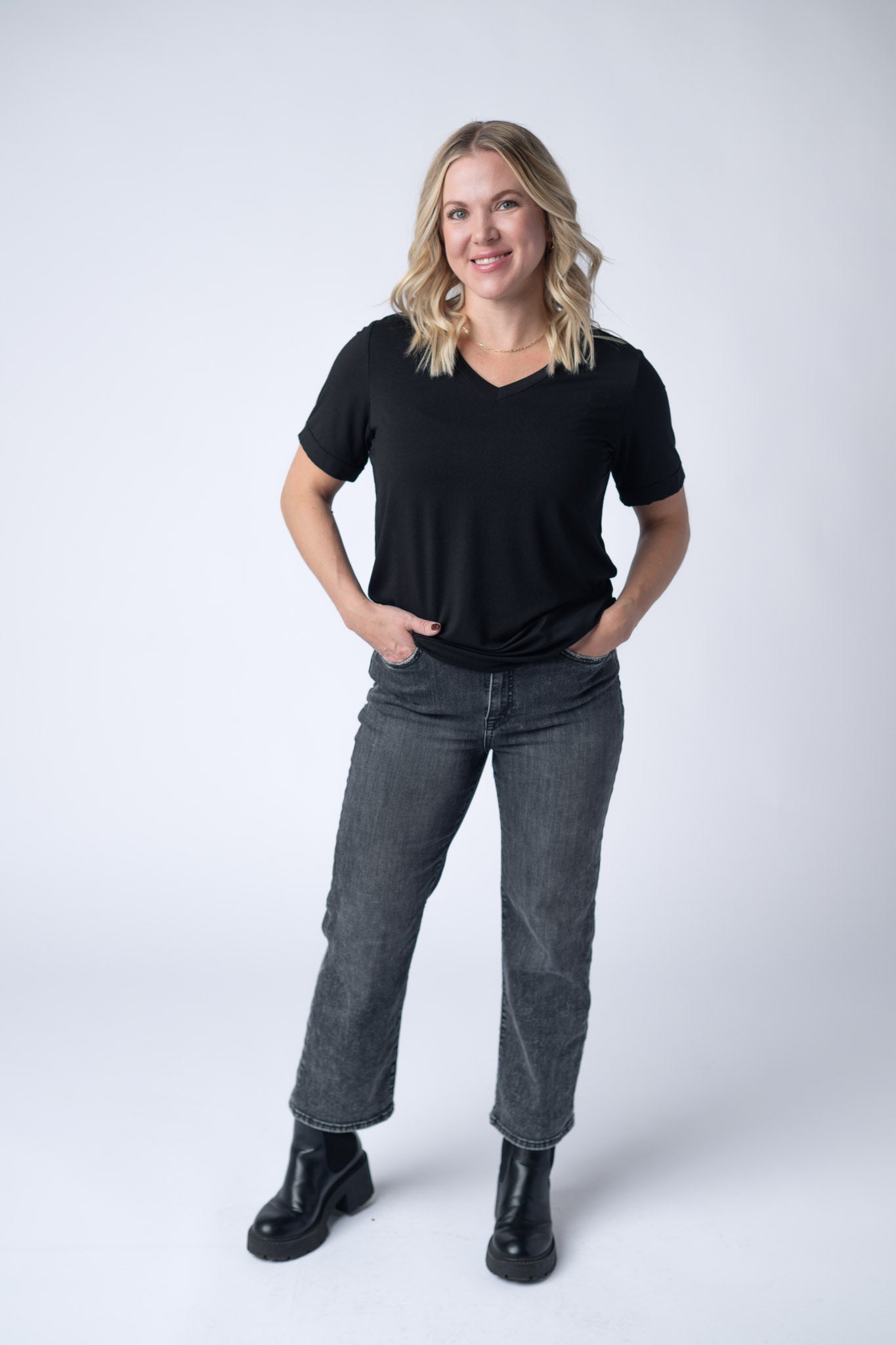 IN STOCK Sophie Tee - Black - Alonna's Legging Land