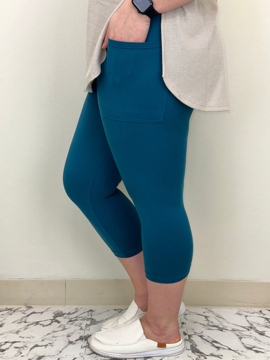 Turquoise Capri w/ Pockets - Alonna's Legging Land
