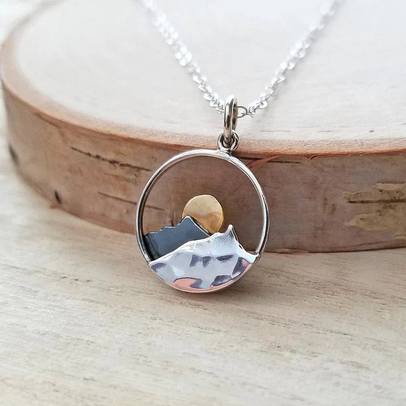 MOUNTAIN NECKLACE - Alonna's Legging Land