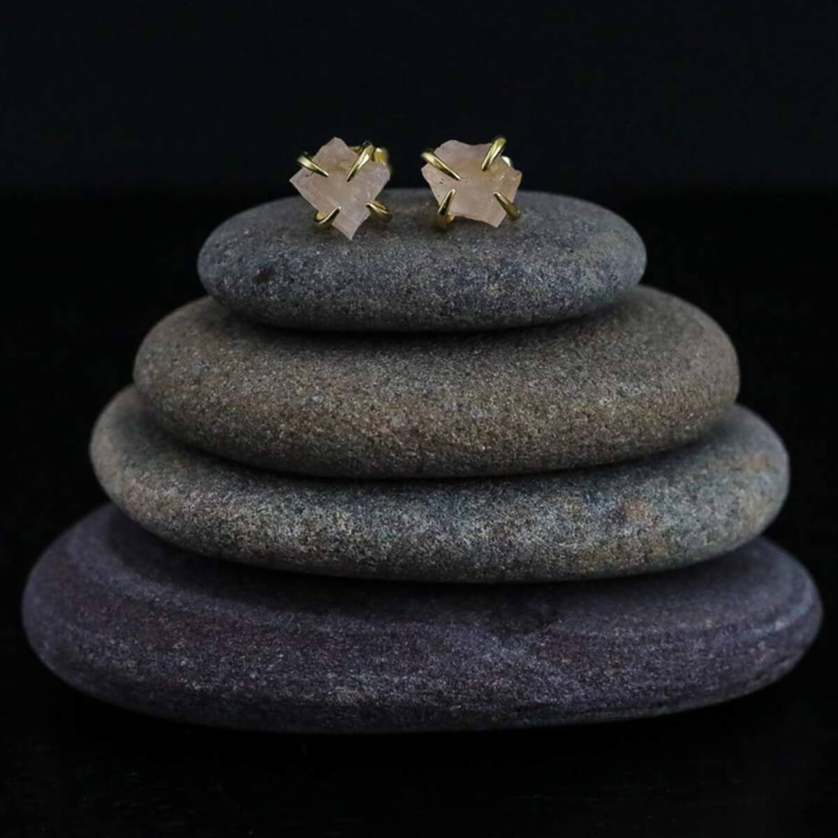 CLAW GEMSTONE EARRINGS (PAIR)